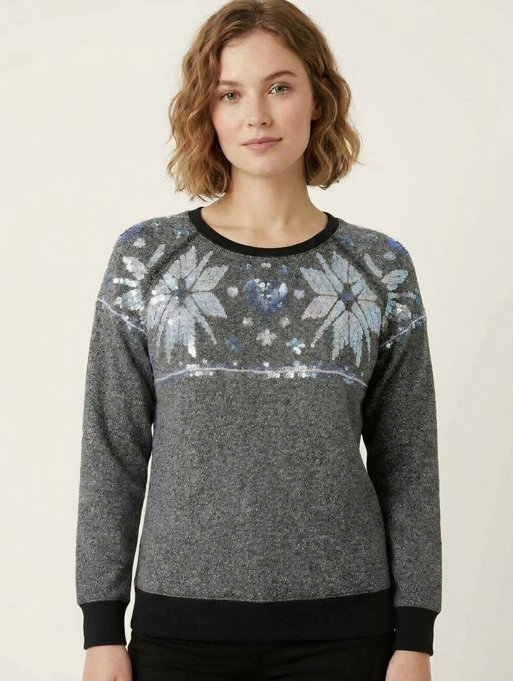 PINK Victoria Secret, XS, Sequined Snowflake Roomy Pullover Sweater - Charcoal